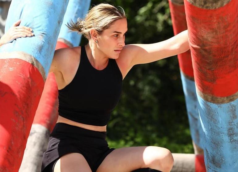 Survivor Sema Aydemir elendi Sürpriz veda sonrası kardeşinden olay paylaşım