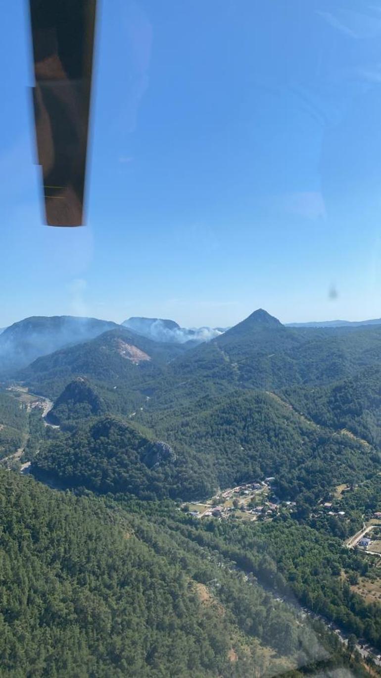Muğla’nın Marmaris ilçesinde orman yangını