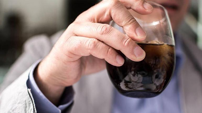 Su yerine 3 litre kola içti Yaşadıkları korkunç, günlerdir rekor kırıyor: Tarlaya dönmüş
