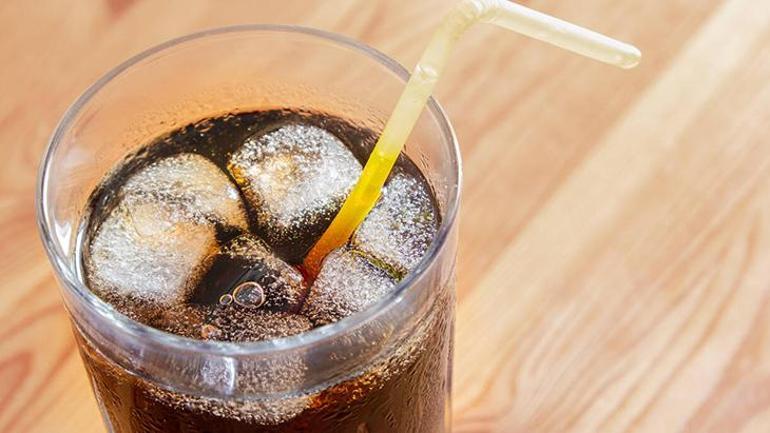 Su yerine 3 litre kola içti Yaşadıkları korkunç, günlerdir rekor kırıyor: Tarlaya dönmüş