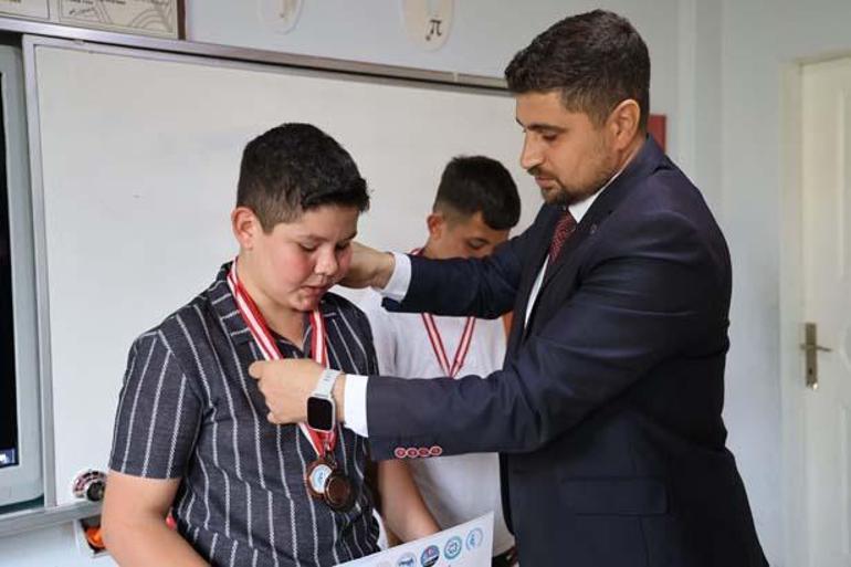 Derslerinde başarısız 3 çocuk Türkiyede derece yaptı Köy okulundan çıkan cevher