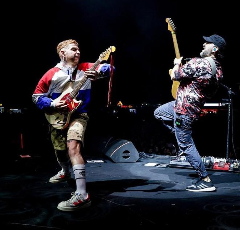 Athena’ya vize engeli Londra konserleri ertelendi