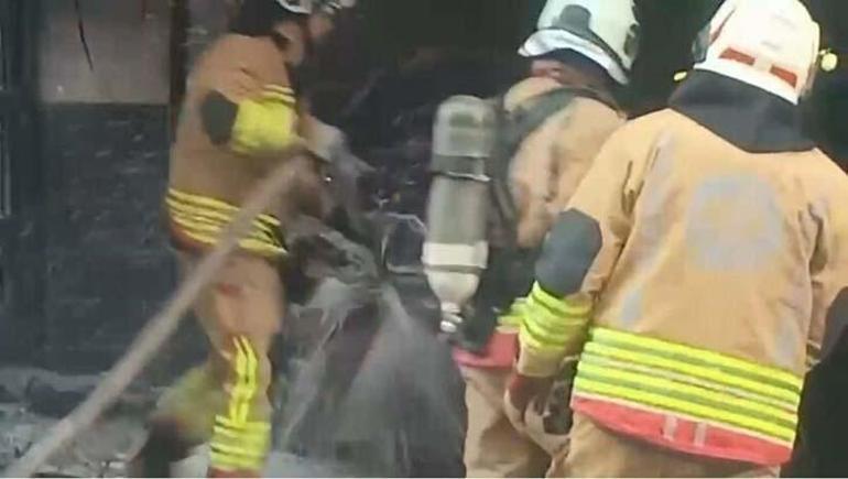 Alevlerin arasında kalan oto yıkamacı hayatını kaybetti Korkunç anlar kamerada