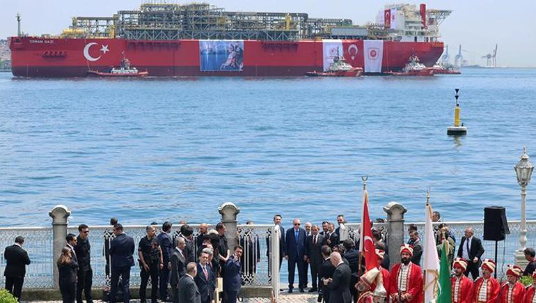 İstanbul Boğazında tarihi an Erdoğan, Osman Gaziyi Karadenize uğurladı