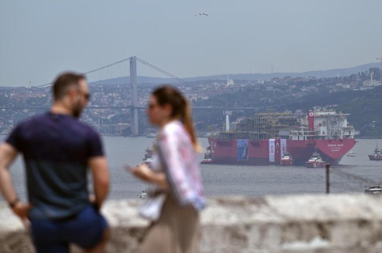 İstanbul Boğazında tarihi an Erdoğan, Osman Gaziyi Karadenize uğurladı