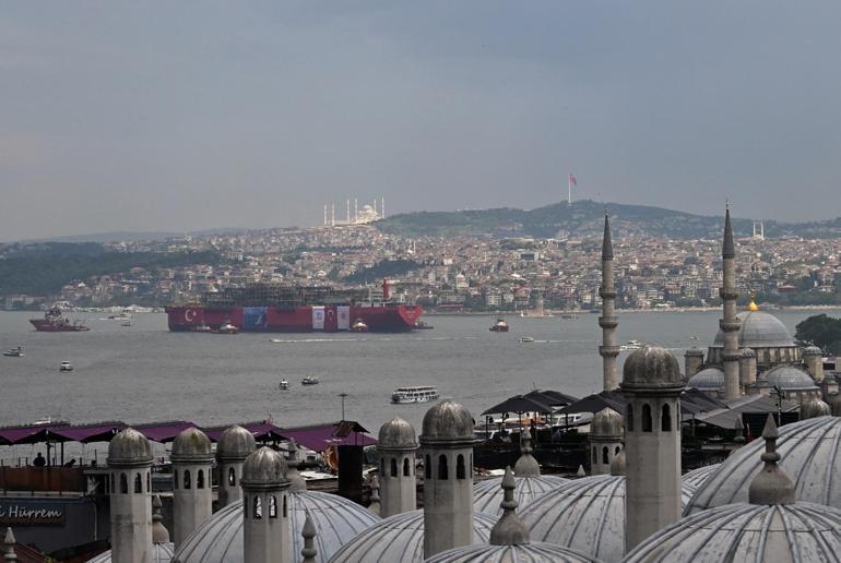 İstanbul Boğazında tarihi an Erdoğan, Osman Gaziyi Karadenize uğurladı