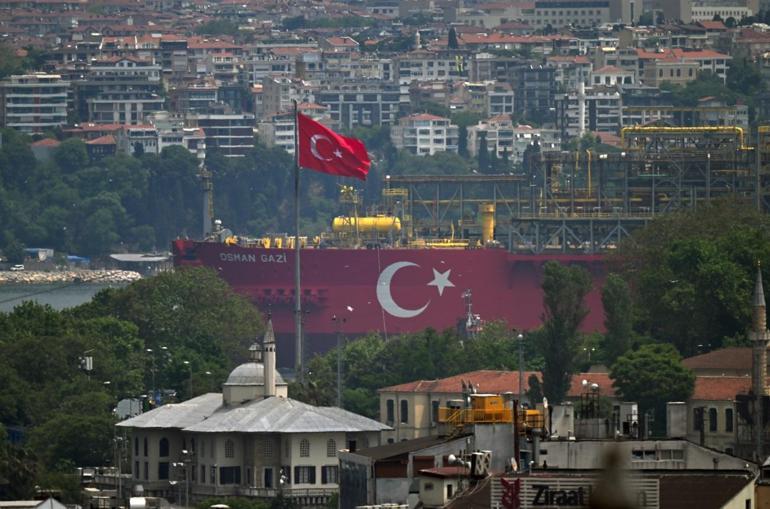 İstanbul Boğazında tarihi an Erdoğan, Osman Gaziyi Karadenize uğurladı