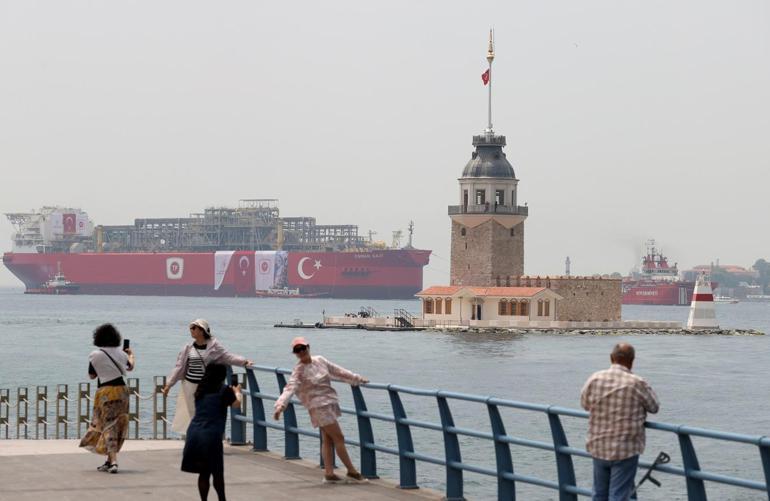 İstanbul Boğazında tarihi an Erdoğan, Osman Gaziyi Karadenize uğurladı