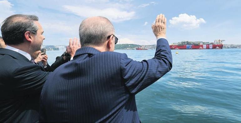 Karadeniz’de gazı 2 katına çıkaracak İstanbul’un fethinin yıldönümünde Boğaz’dan geçti