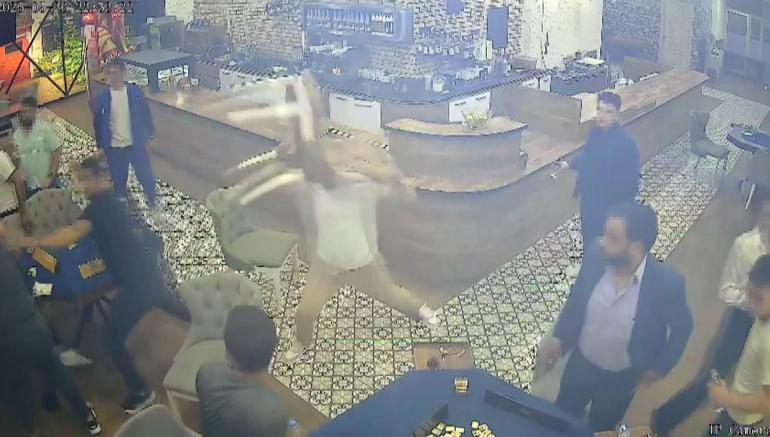 Kavga değil sanki meydan savaşı Ortalık kan gölüne döndü