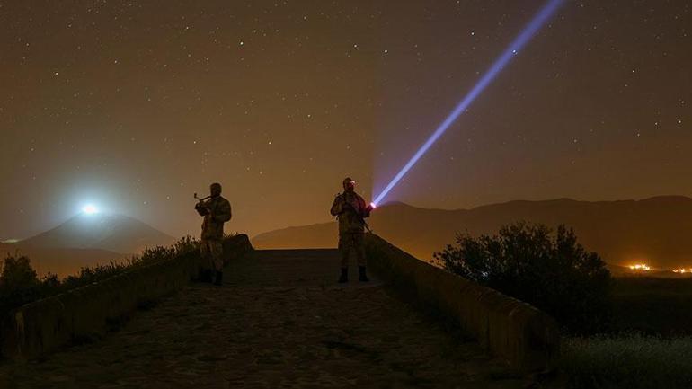 Jandarma başında nöbet tutuyor Gündüz dron, gece termal kamera devrede