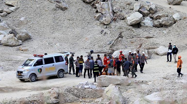 Endonezya’da taş ocağında göçük: 10 ölü