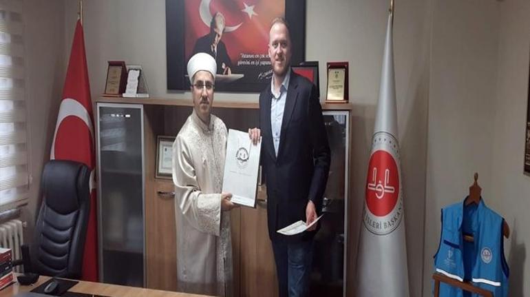 Sakaryada İngiliz vatandaşı Simon Sinan ismini alarak Müslüman oldu
