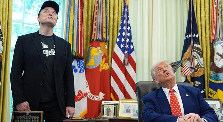 Trump Elon Muska Beyaz Sarayın altın anahtarını hediye etti