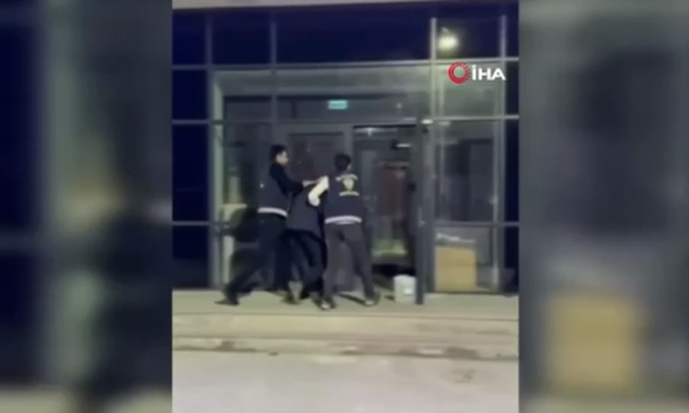 Marmarayda korkunç olay İki çocuğunun yanında darp edildi