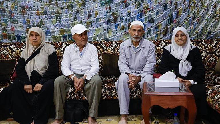 25 yıllık küslük Mekke’de son buldu: Dargın komşular Hac yolculuğunda barıştı
