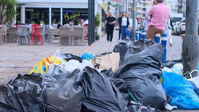 İzmirde grevin 3. günü: Sokaklar çöplerle doldu taştı