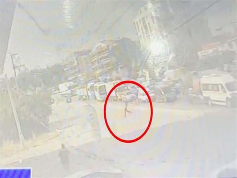 İzmirde otomobildeki aileyi taradılar Katliamın sır perdesi aralandı