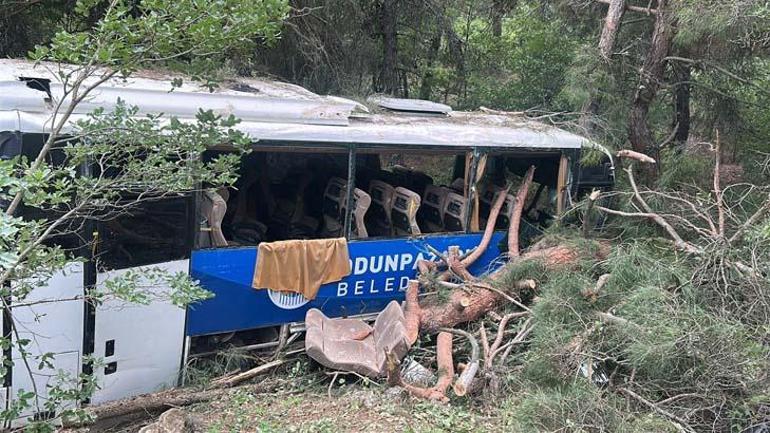 Eskişehirda midibüs şarampole uçtu: 28 yaralı