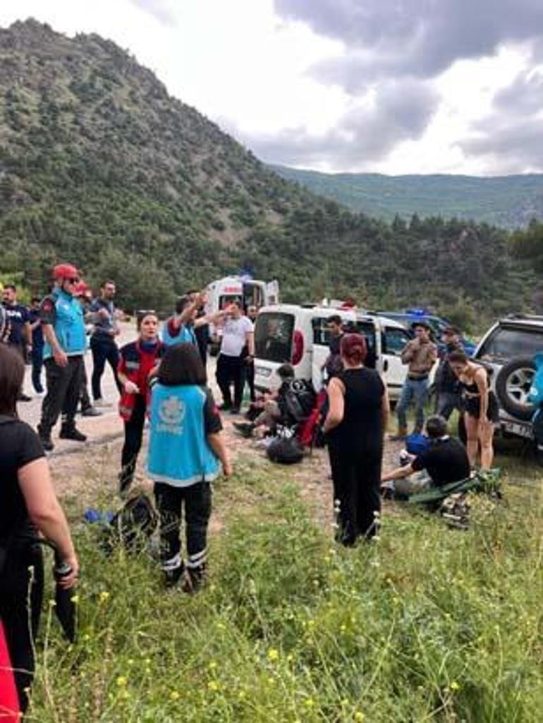 Eskişehirda midibüs şarampole uçtu: 28 yaralı