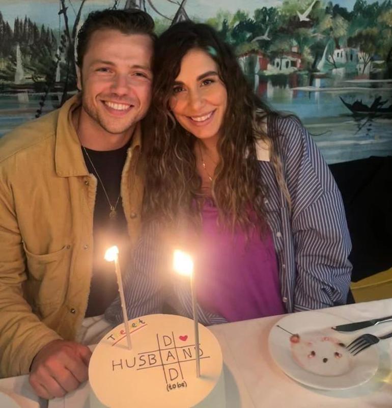 Tolga Sarıtaşa eşinden sürpriz kutlama Doğum günü pastası dikkat çekti