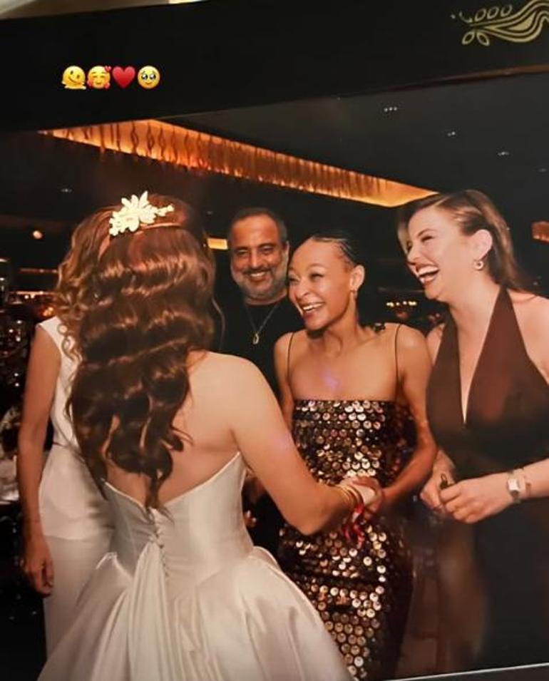 Sihirli Annemin Çileki Zeynep Özkaya evlendi Düğünden ilk kareler