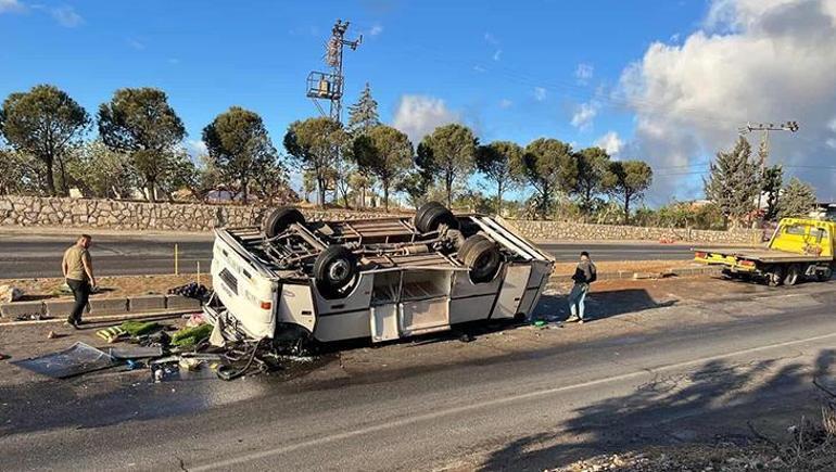 Hatayda tarım işçilerini taşıyan minibüs takla attı: 25 Yaralı