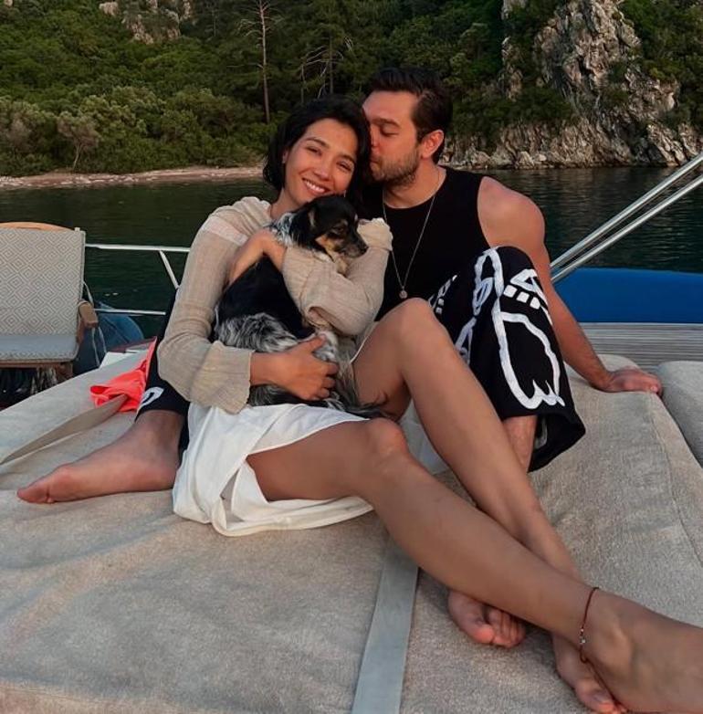 Artık aşklarını saklamıyorlar Aybüke Pusat ve Furkan Andıç çiftinden yeni fotoğraf