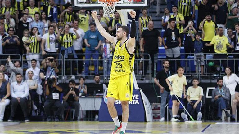 Fenerbahçede Guduric gözyaşlarını tutamadı Yollar ayrılıyor
