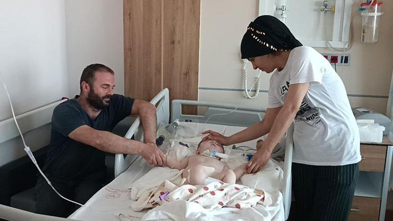 25 ayda 16 ameliyat geçirdi Minik Ayaz yaşam mücadelesi veriyor