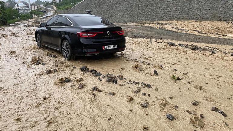 Trabzonda sel felaketi Kayıp 1 kişi aranıyor