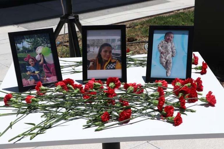 Göğsünde çocuklarının oyuncağı... Ailesini sedye ile son kez görmeye geldi