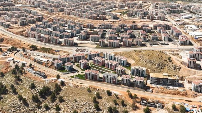 İnderede çifte bayram Bakan Kurum: Dağları deldik, yepyeni bir şehir kurduk