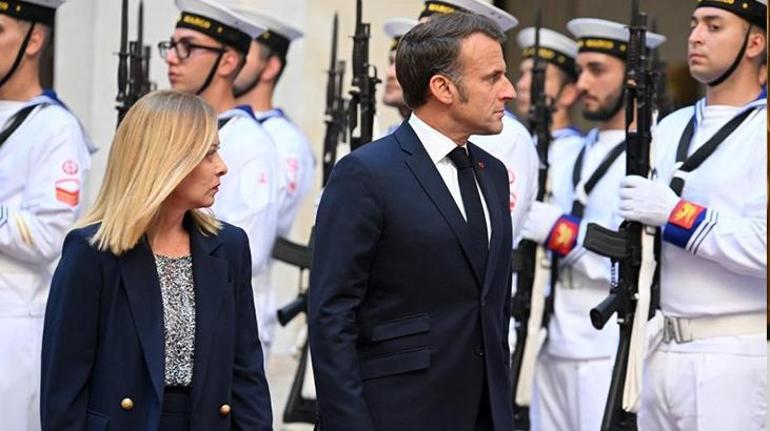 Meloni ve Macron, İtalyada bir araya geldi