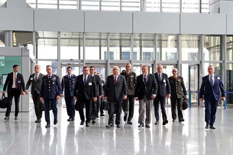 Bakan Güler: Türkiye, Suriyeye askeri eğitim ve danışmanlık sağlıyor