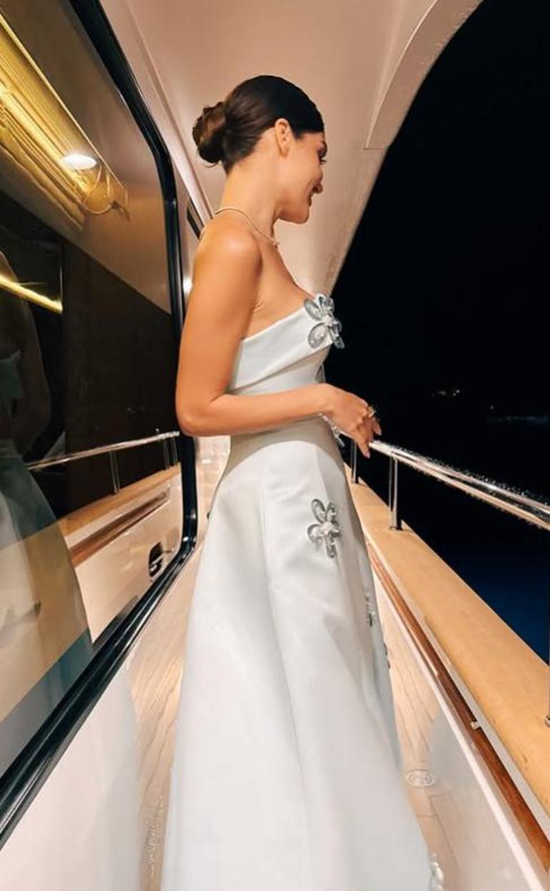 Hande Erçelden tekne pozu Elbisesinin fiyatı ortaya çıktı