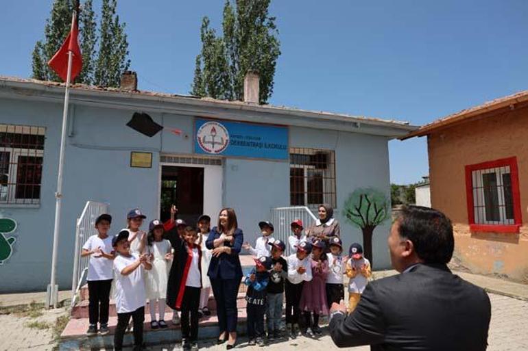 Okulun tek mezunu Bulut oldu Kep atma töreninde sürpriz isim