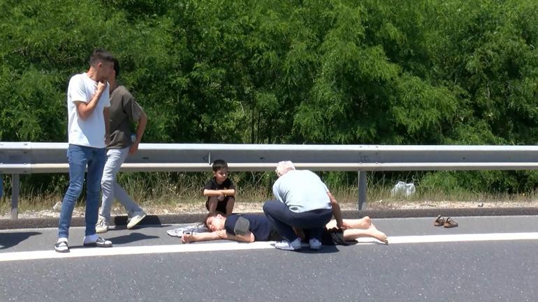 Acı fotoğraf Ambulans gelene kadar annesinin başucundan ayrılmadı