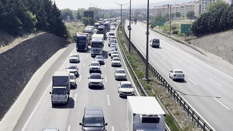 Kurban Bayramı trafiği başladı Her 10 kilometrede bir trafik ekibi var