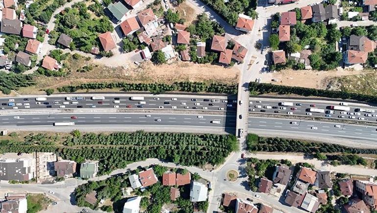 Kurban Bayramı trafiği başladı Her 10 kilometrede bir trafik ekibi var
