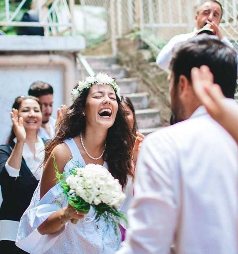 8 yıllık evlilik sona eriyor Pelin Akilden boşanma açıklaması: Yollarımızı ayırdık