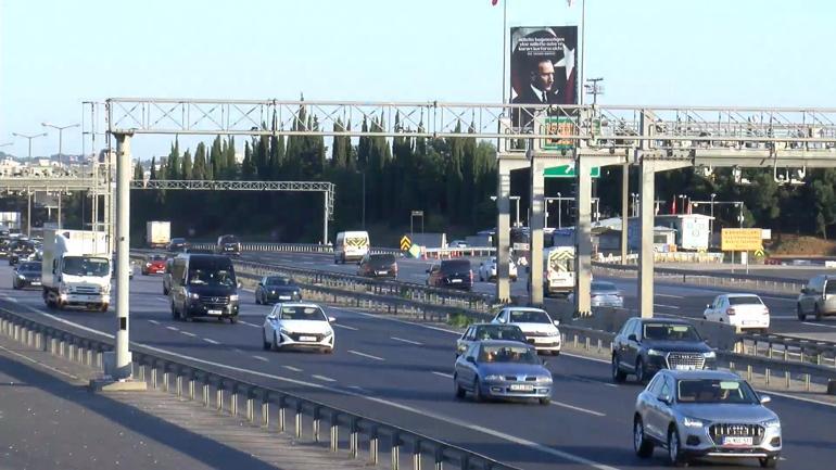 Kavimler göçü gibi 2 kilometrelik yol 30 dakikada aşılıyor