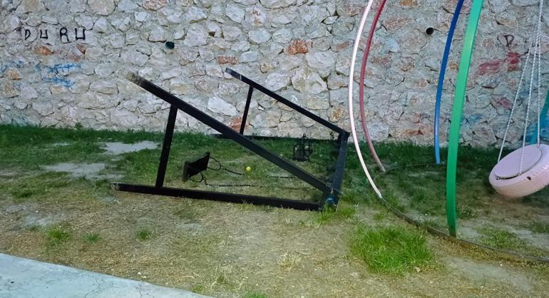 4 yaşındaki Yağızın kahreden sonu Demir salıncağın altında kaldı