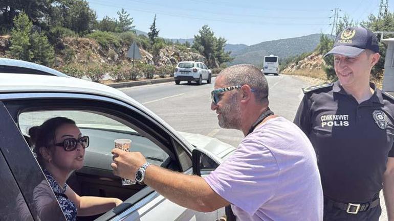 Kavimler göçü gibi 2 kilometrelik yol 30 dakikada aşılıyor
