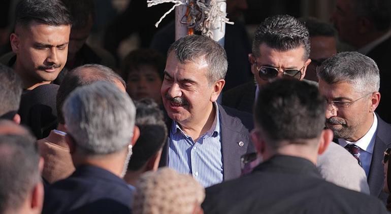 Bakan Tekin: Herkesin dinini, inancını özgürce yaşayabildiği bir ülke oluşturduk