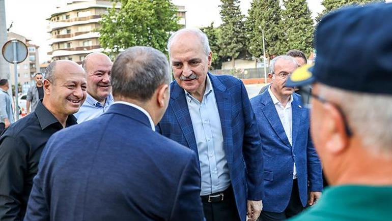 Numan Kurtulmuş, bayram namazını Çanakkalede kıldı