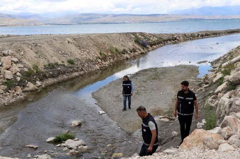 Zorlu göç devam ediyor: Ekipler 7/24 nöbet tutuyor