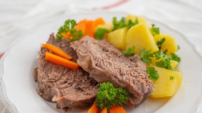 Daily meat consumption should be 100-150 grams. 'Eat boiled meat, not roasted'