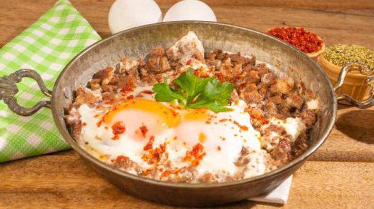 Kahvaltılık kavurma nasıl yapılır İşte kahvaltı sofralarına yakışacak en lezzetli yumurtalı kavurma