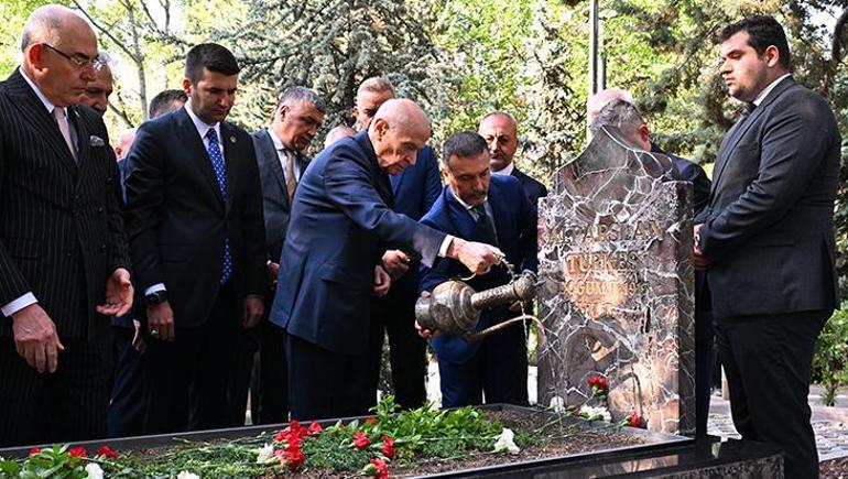 Bahçeli’den Ülkü Ocakları’na bayram ziyareti